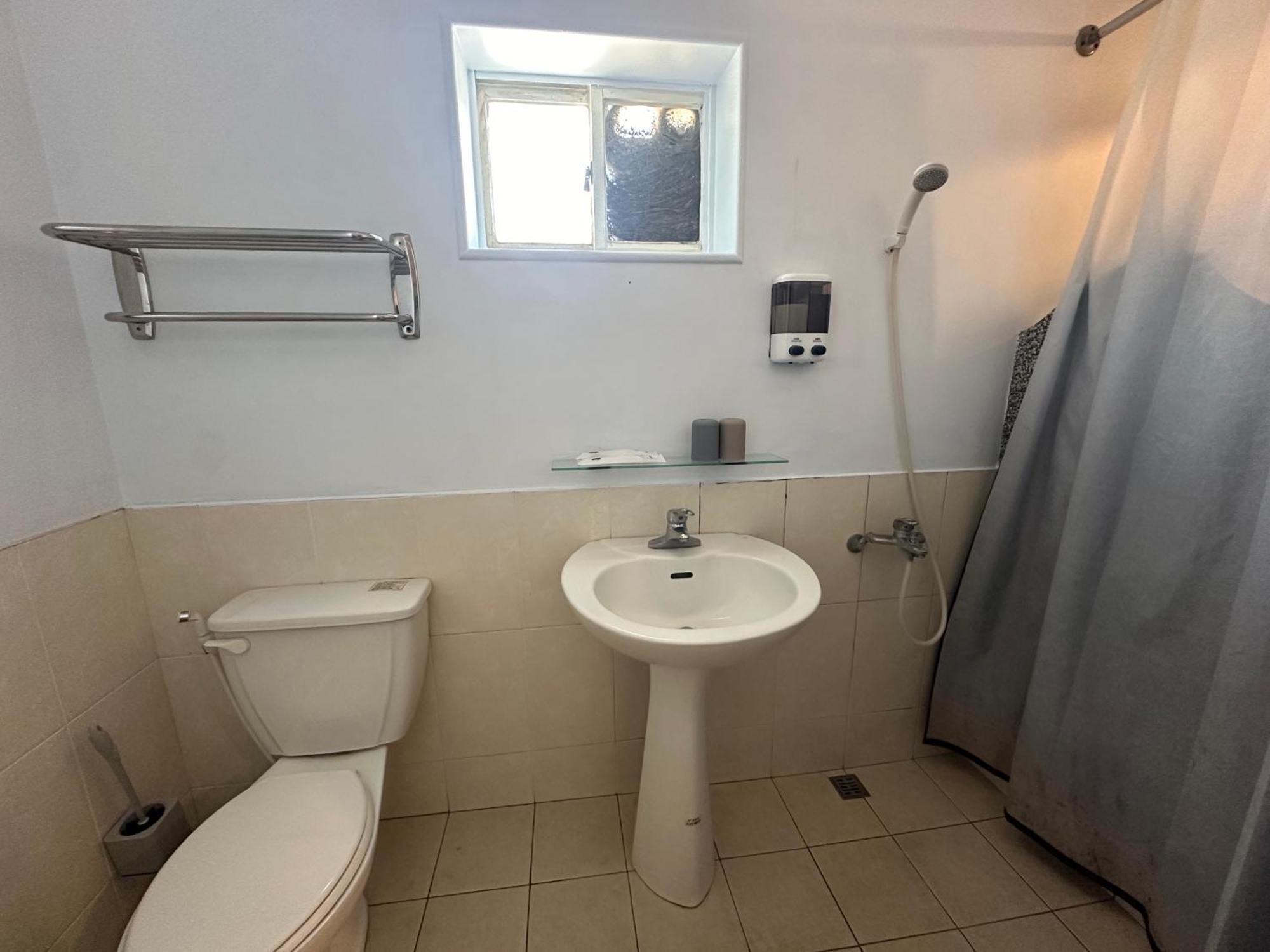 Snore Inn Heng-ch'un Exteriör bild